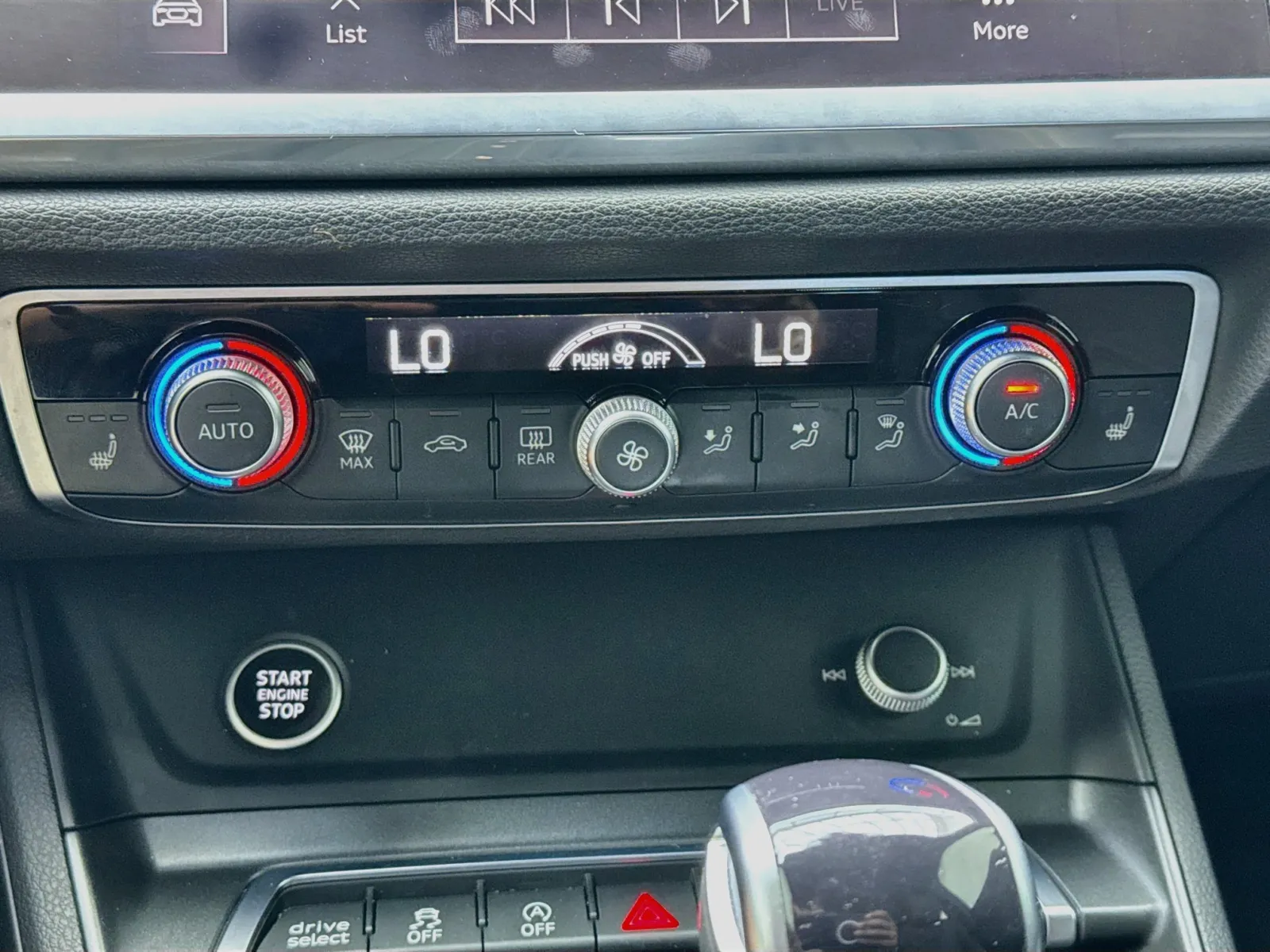 Audi Q3 photo 12