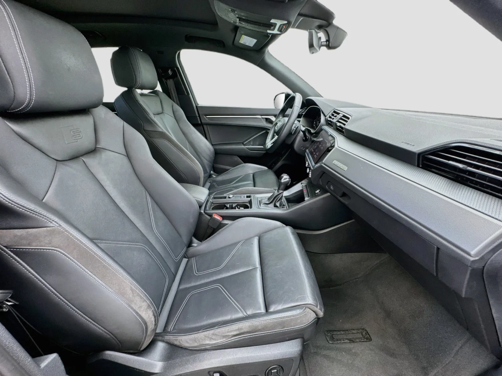 Audi Q3 photo 20
