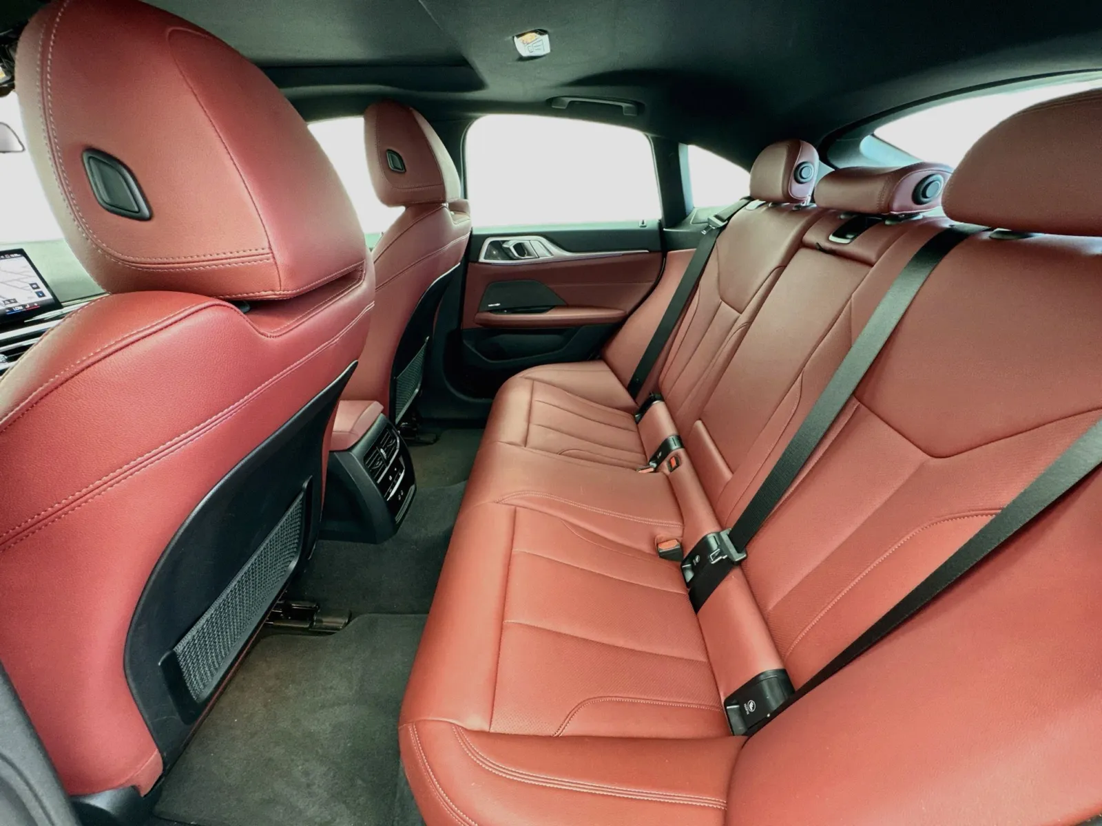 BMW i4 photo 16