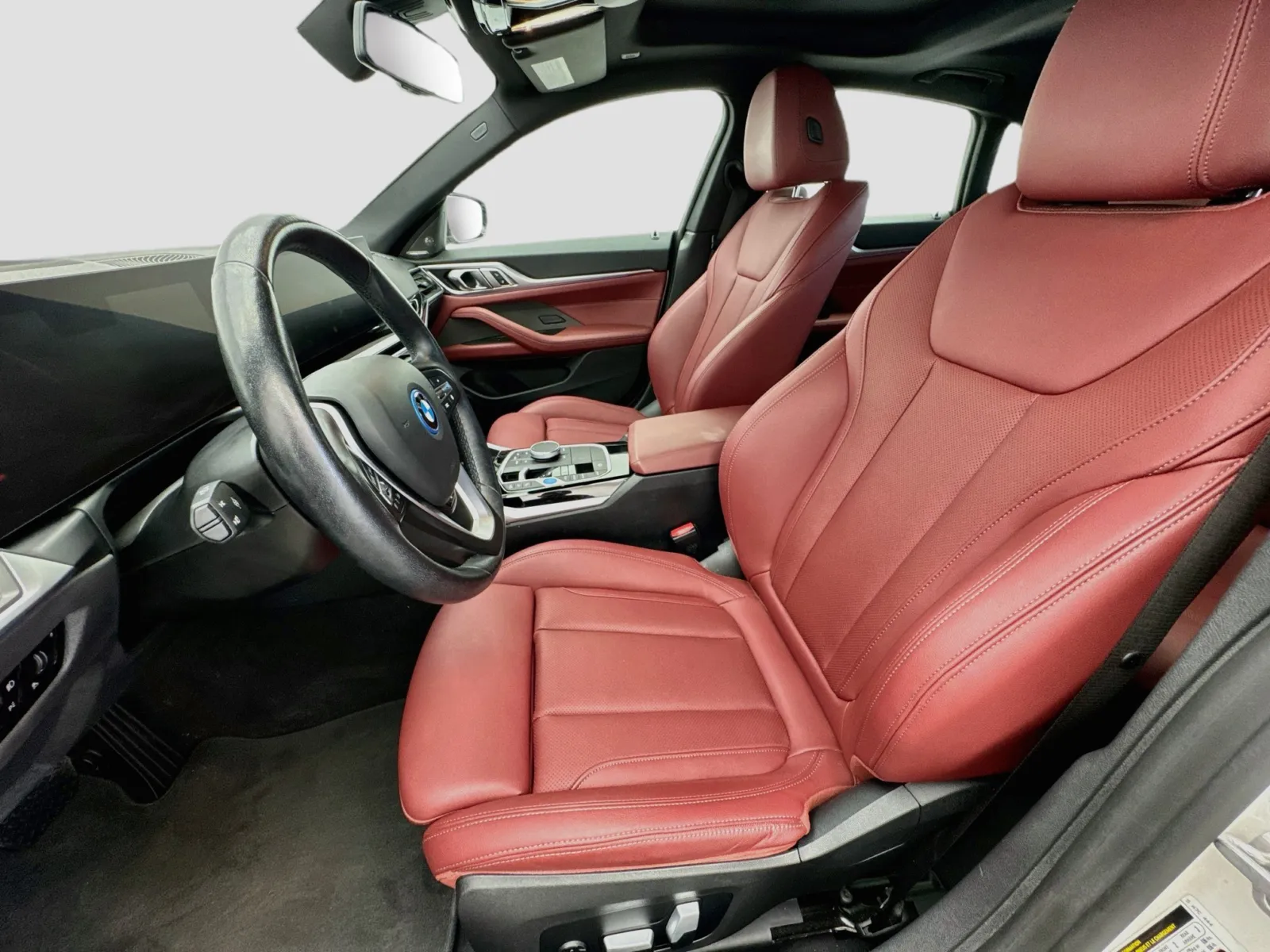 BMW i4 photo 13