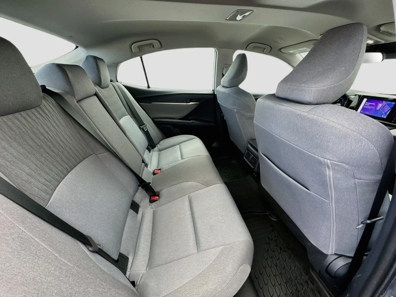 Toyota Camry photo 18