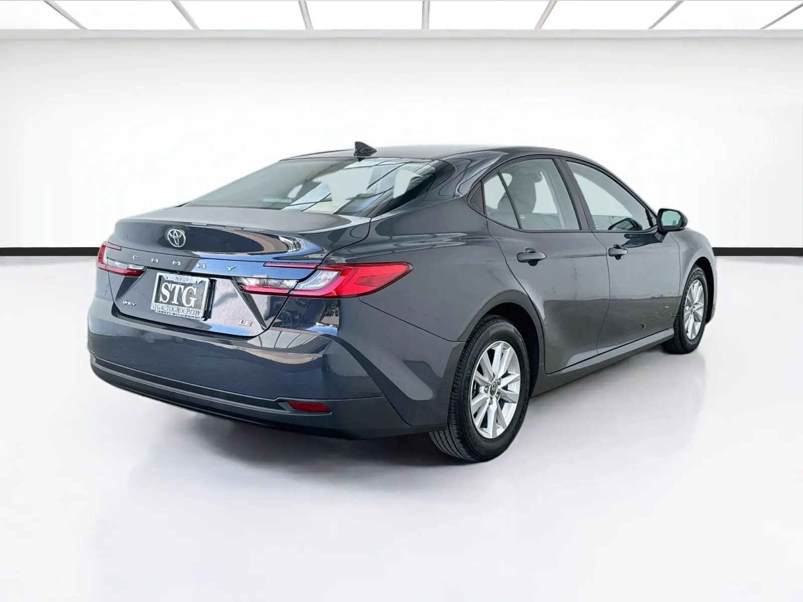 Toyota Camry photo 4