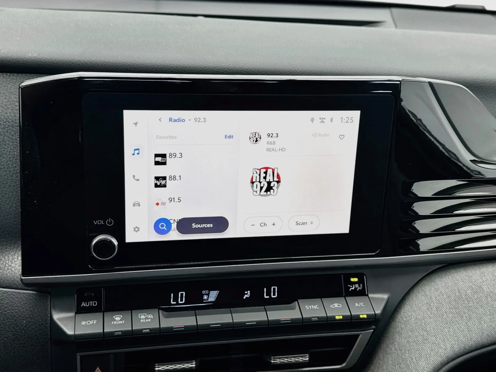 Toyota Camry photo 11