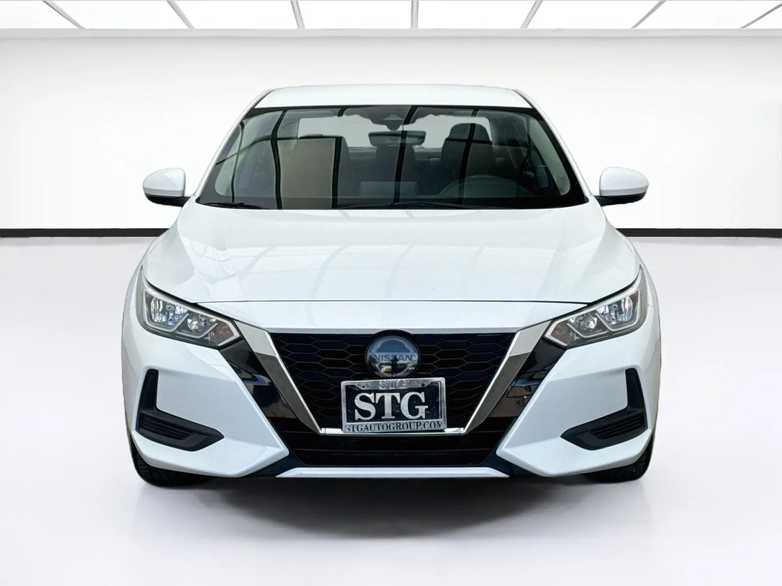 Nissan Sentra photo 2