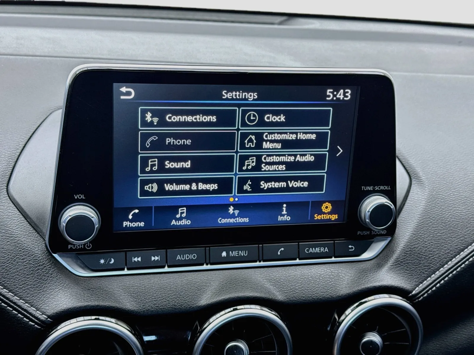 Nissan Sentra photo 9