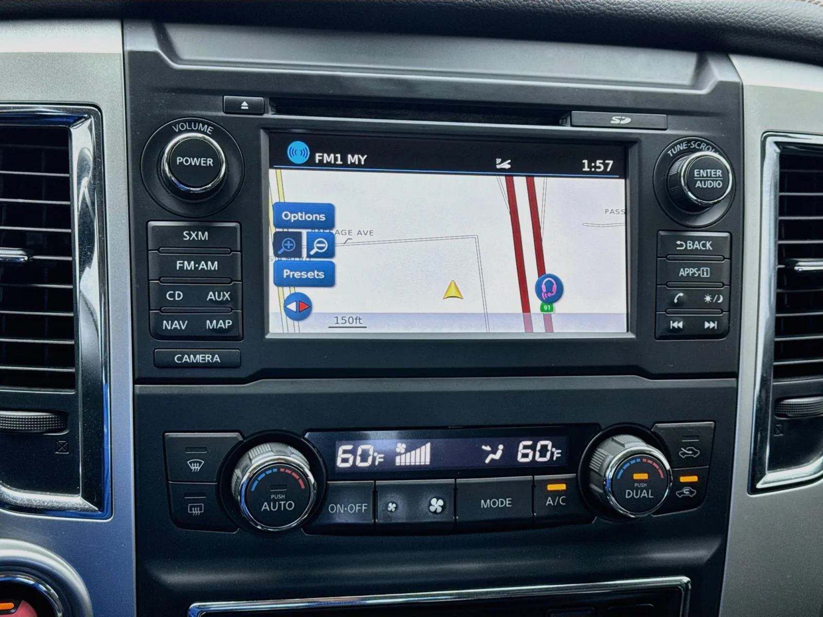 Nissan Titan photo 9