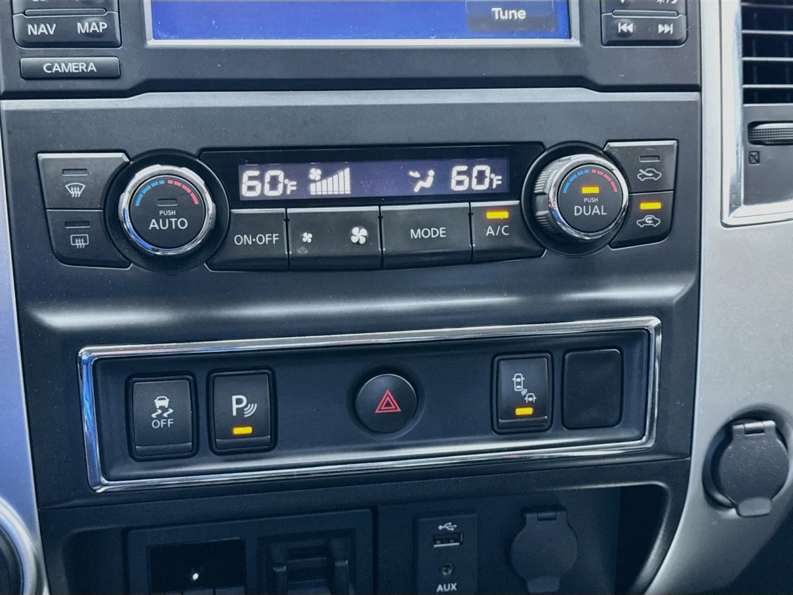 Nissan Titan photo 12