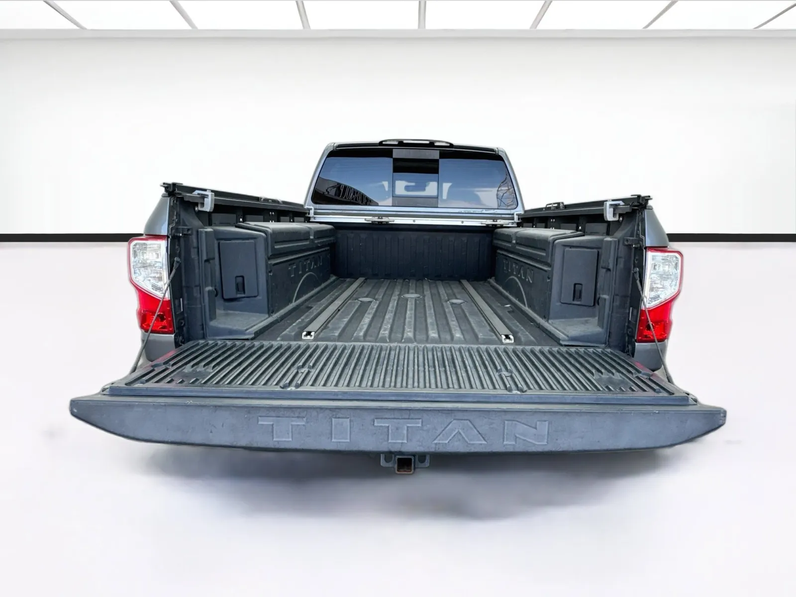Nissan Titan photo 17