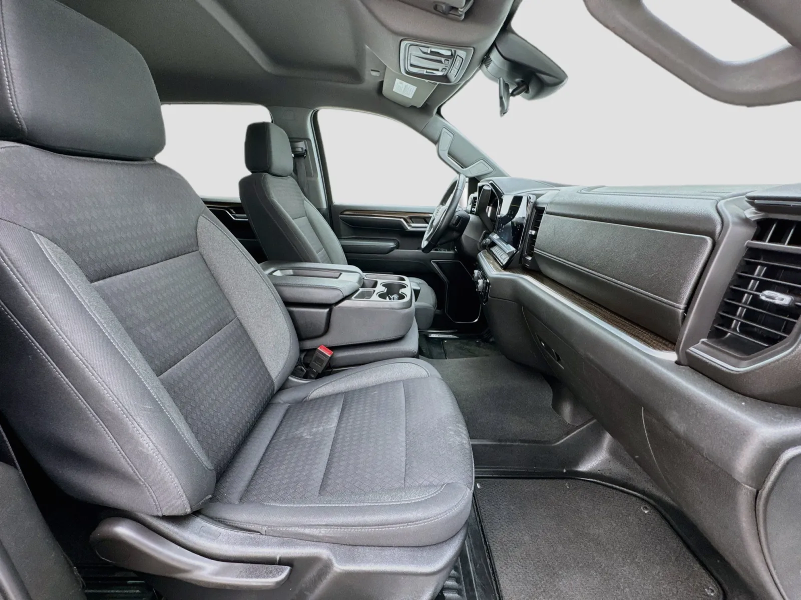 Chevrolet Silverado photo 19