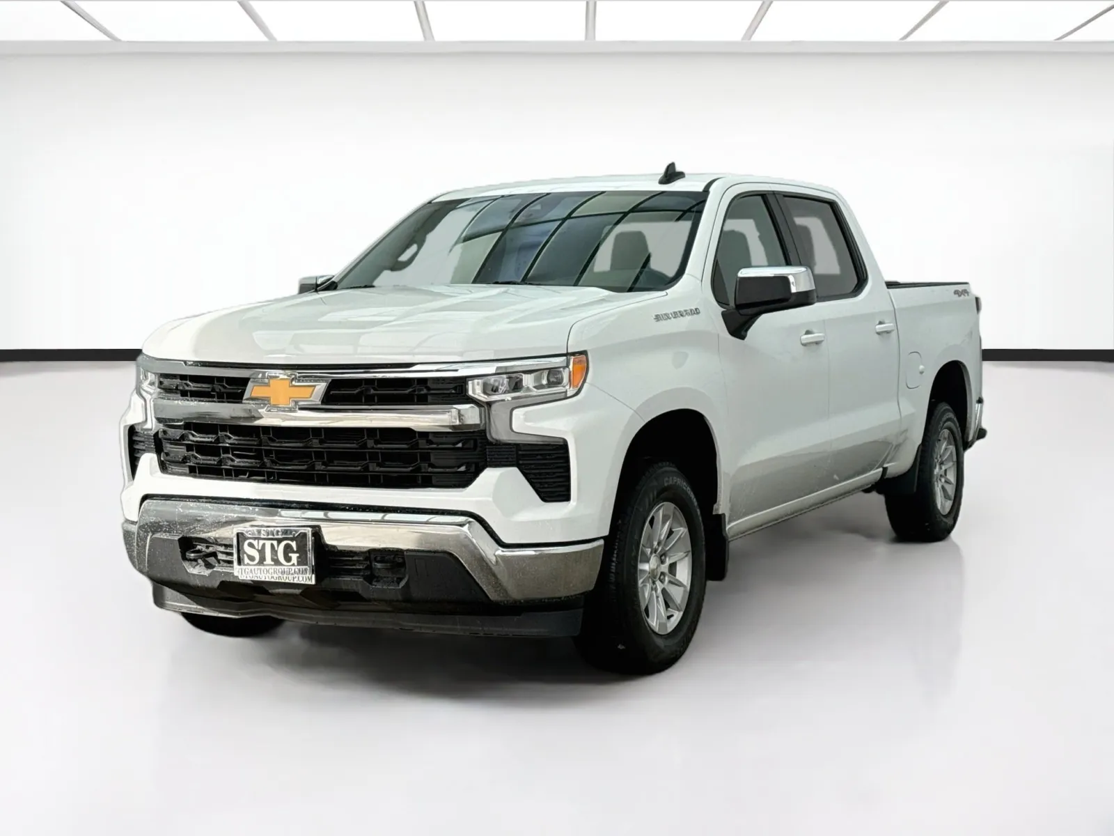 White 2023 Chevrolet Silverado 1500 LT for sale in Bellflower, CA