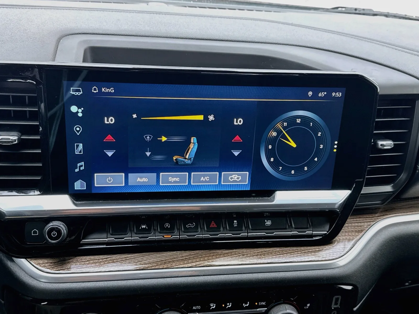 Chevrolet Silverado photo 12
