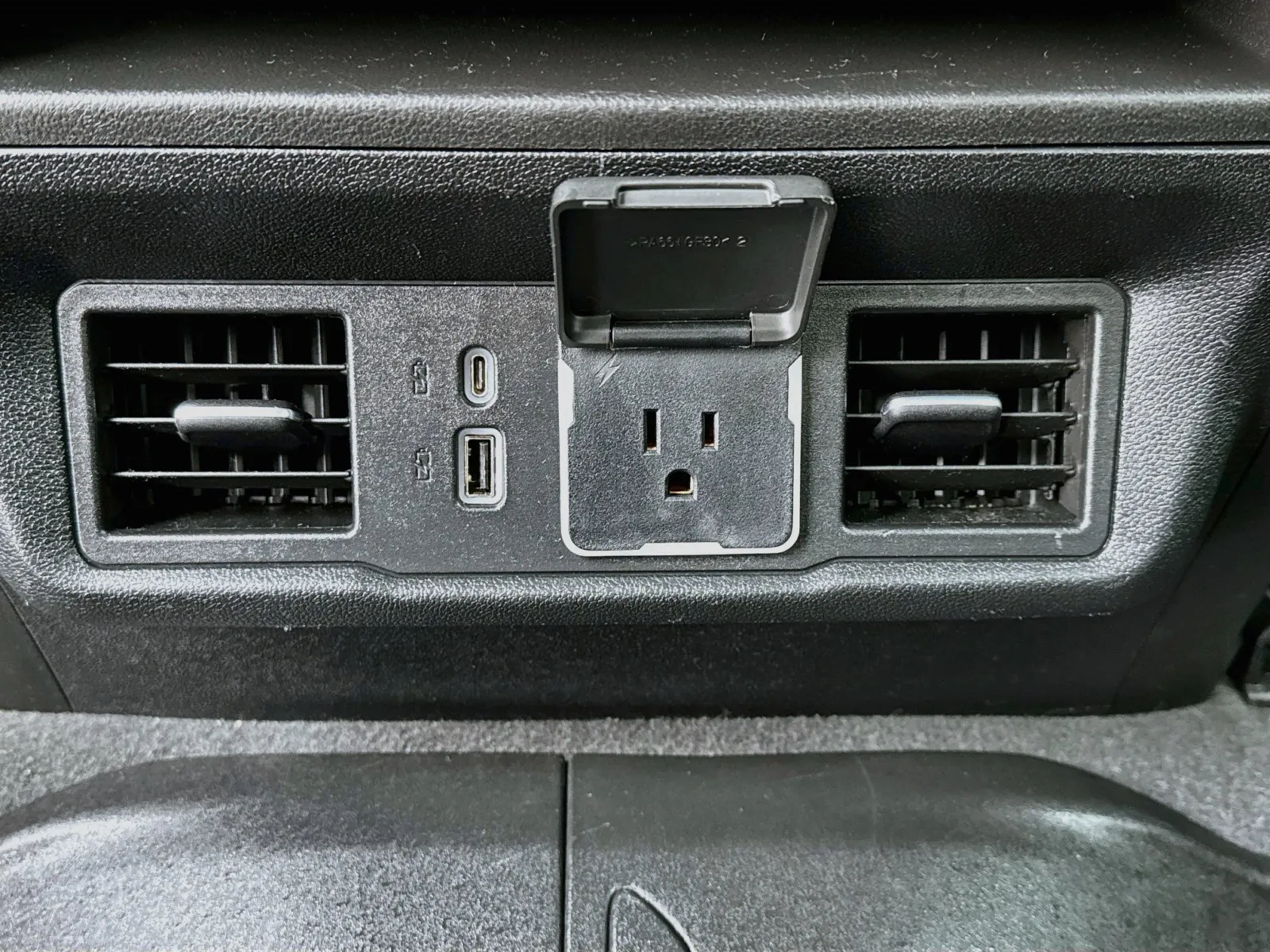 Chevrolet Silverado photo 16