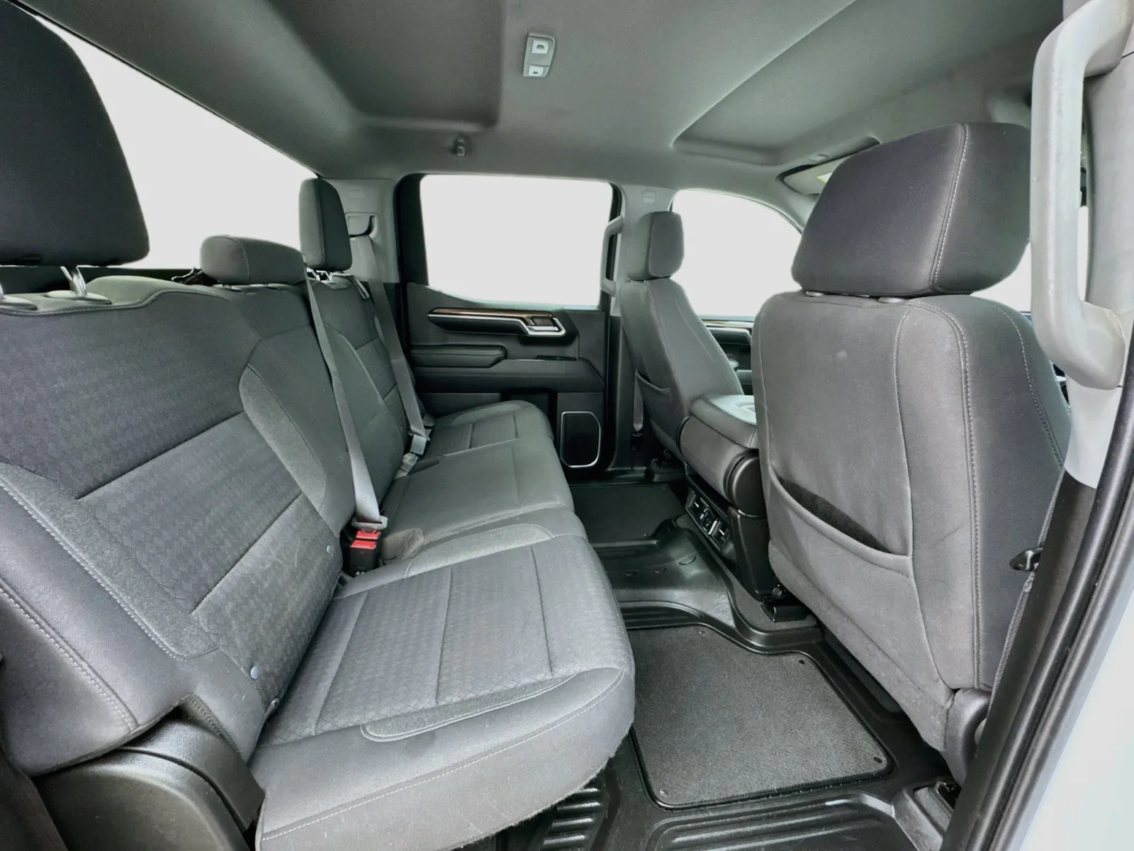 Chevrolet Silverado photo 18