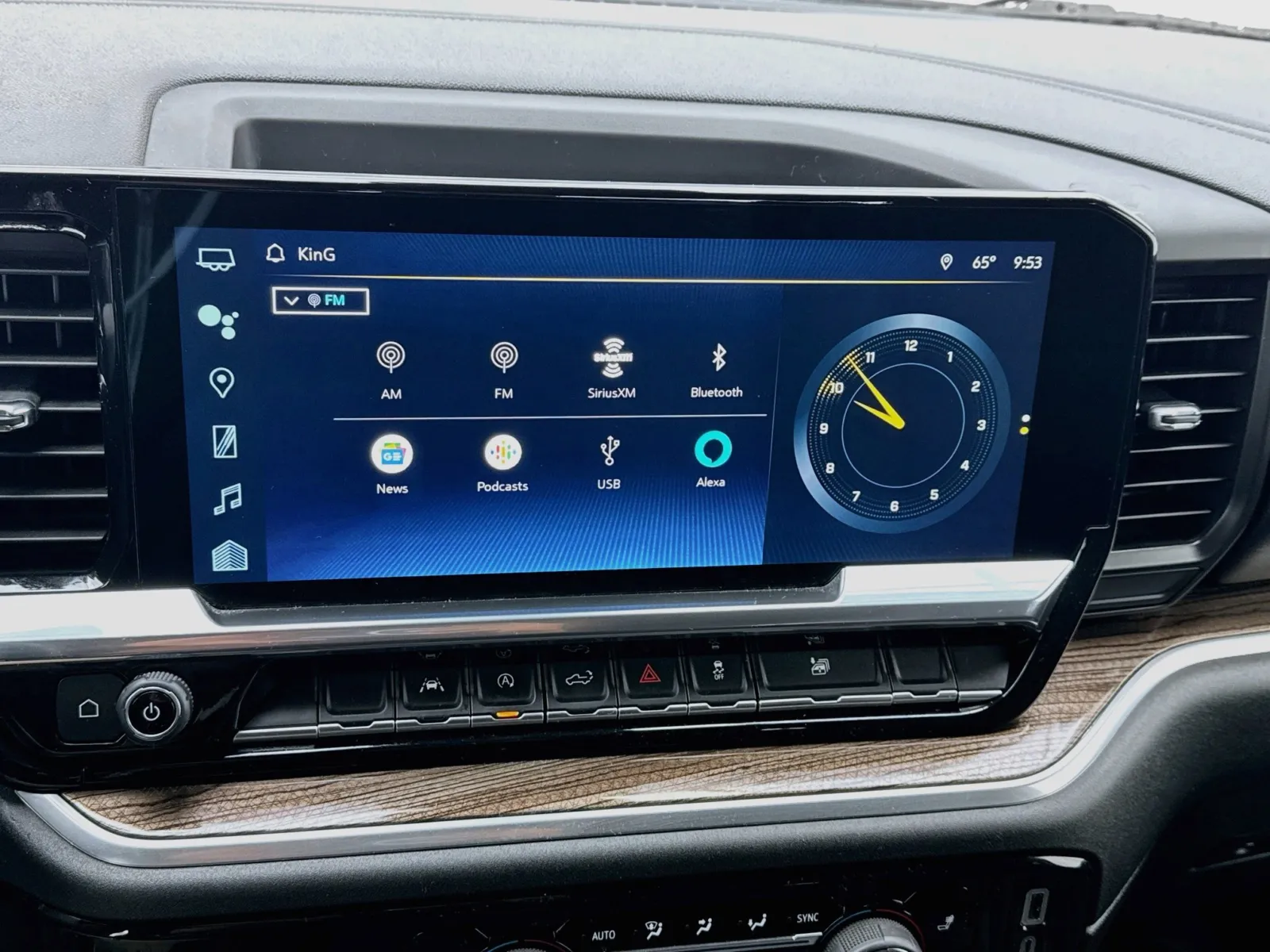 Chevrolet Silverado photo 11