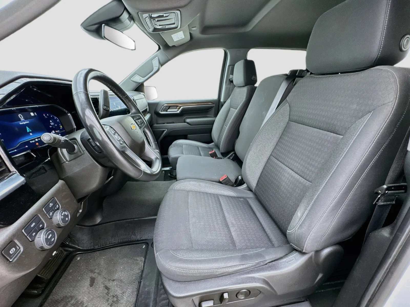 Chevrolet Silverado photo 13