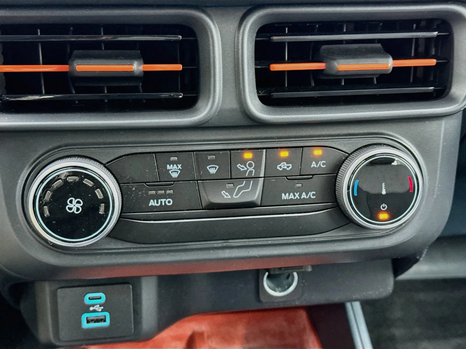 Ford Maverick photo 12