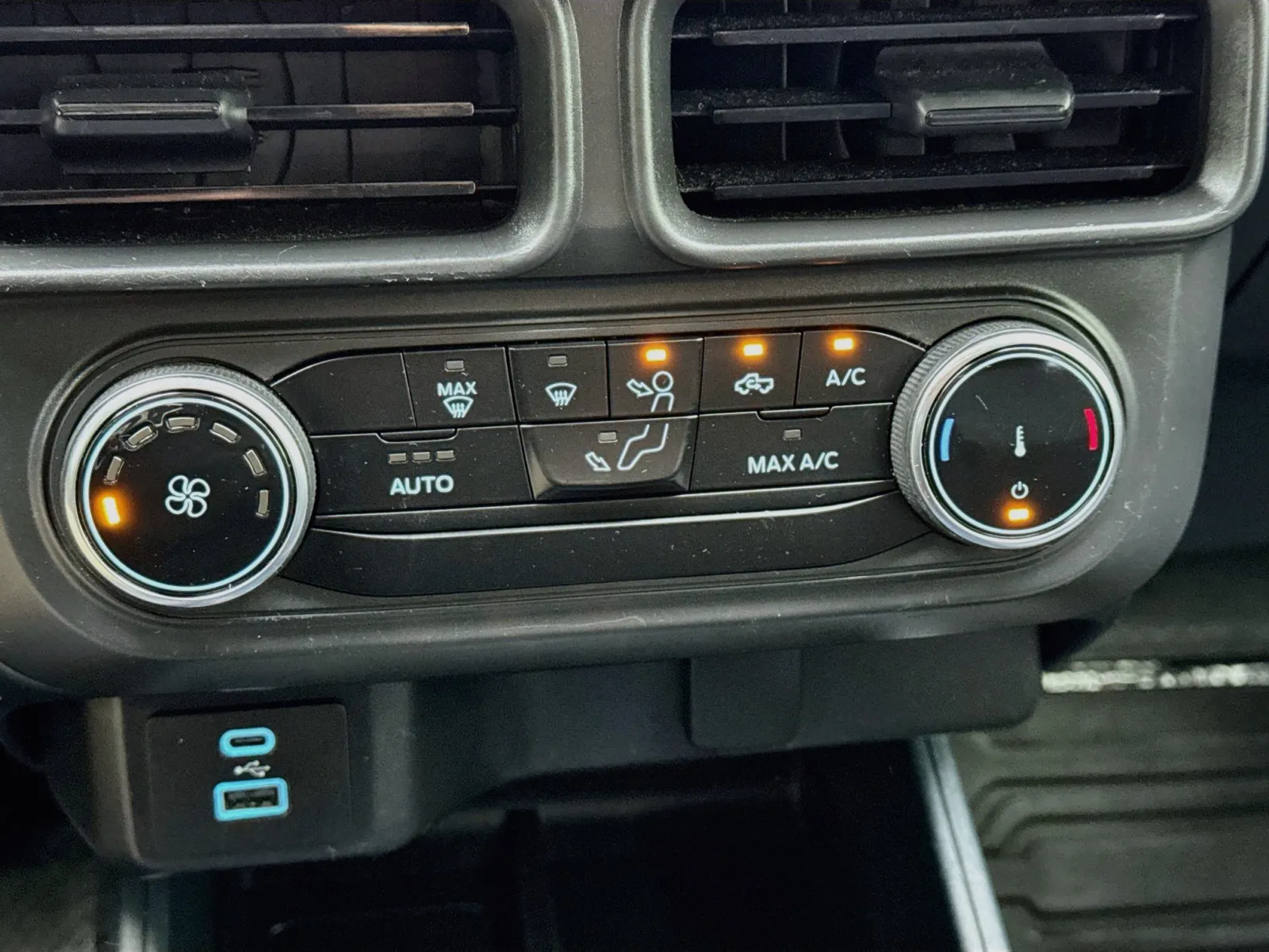 Ford Maverick photo 12