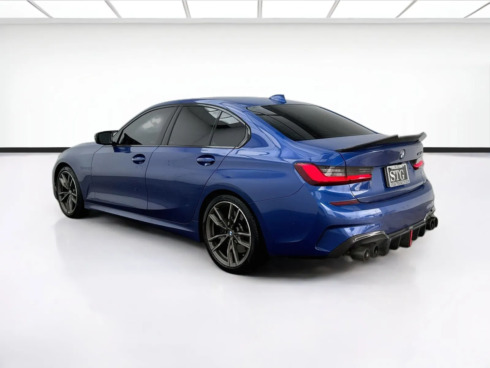 BMW 3 Series photo 6
