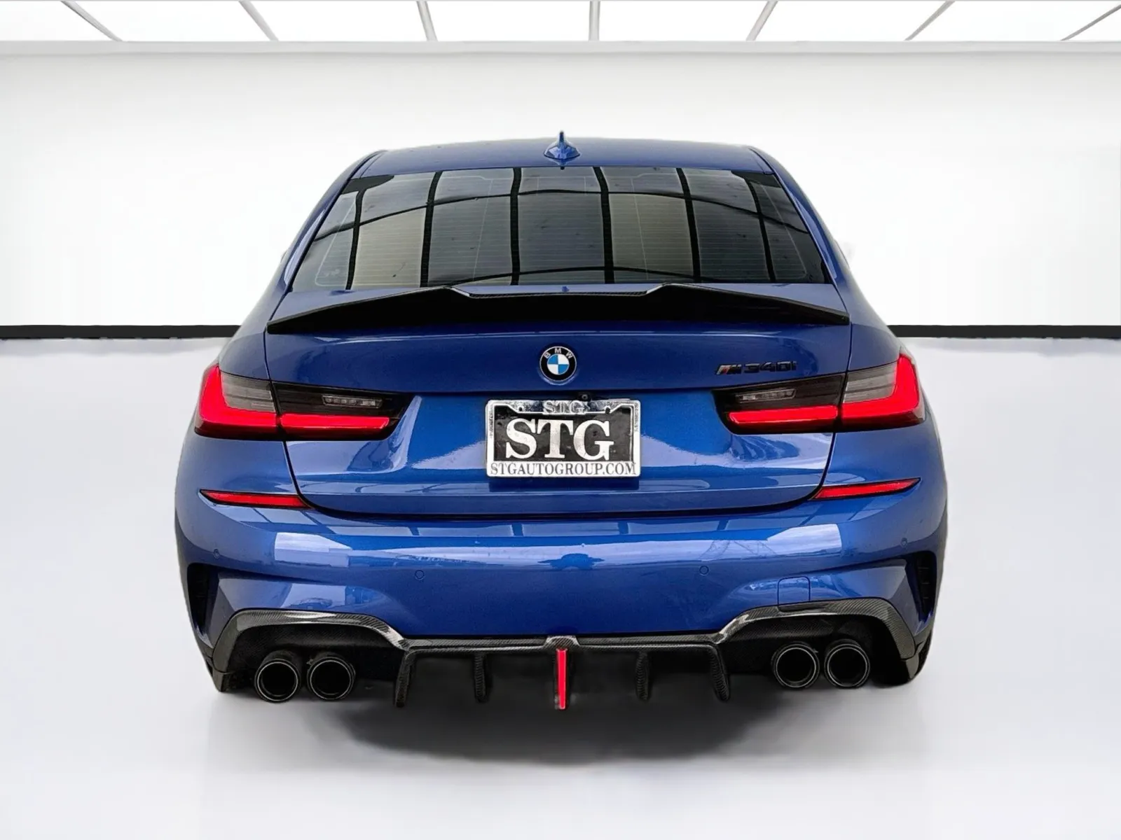 BMW 3 Series photo 5