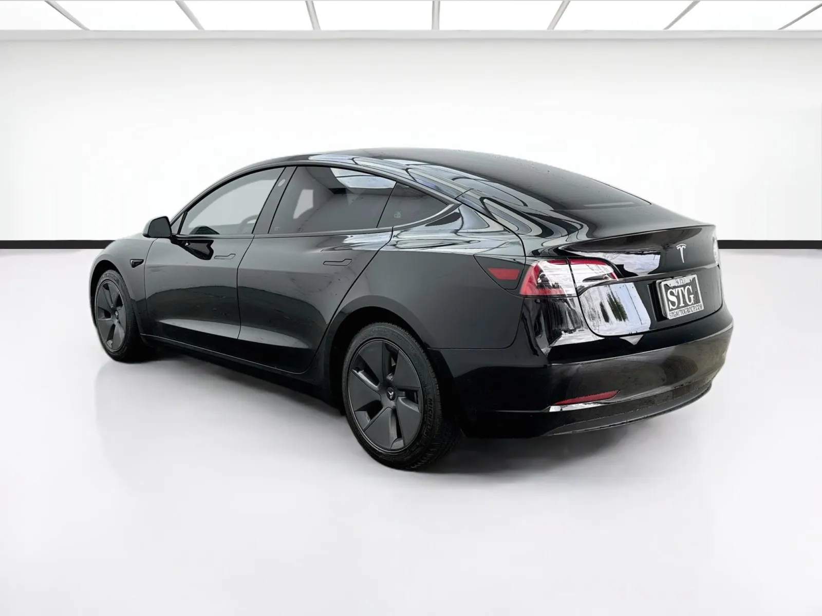 Tesla Model 3 photo 6