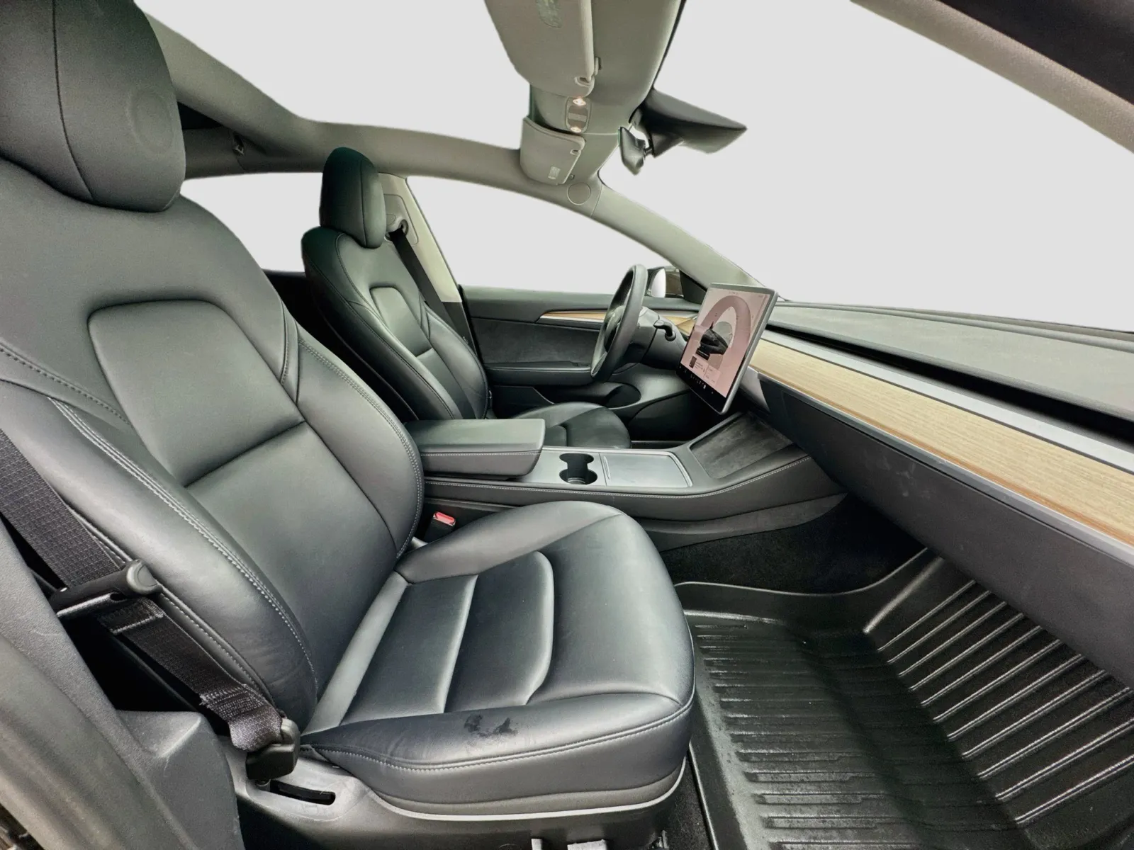 Tesla Model 3 photo 20