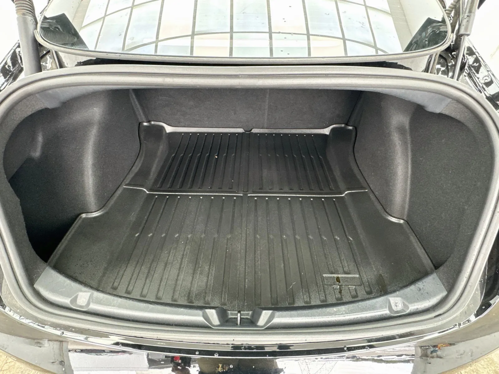 Tesla Model 3 photo 18