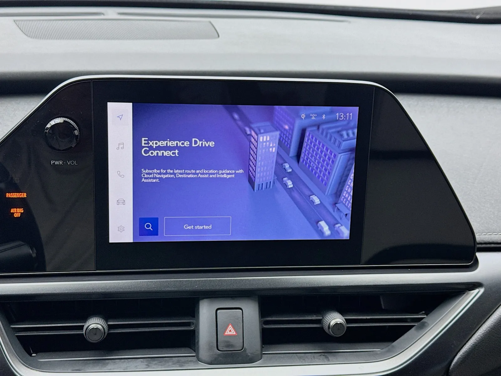 Lexus UX photo 9
