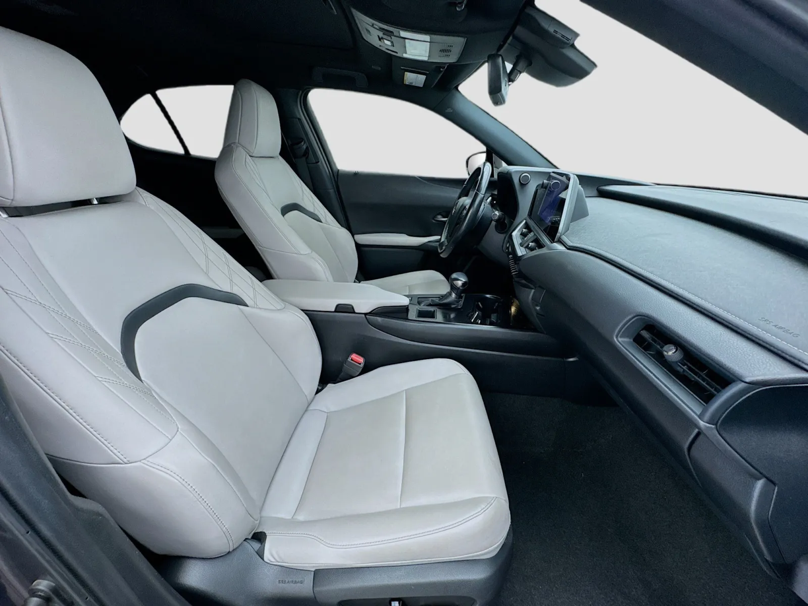 Lexus UX photo 20