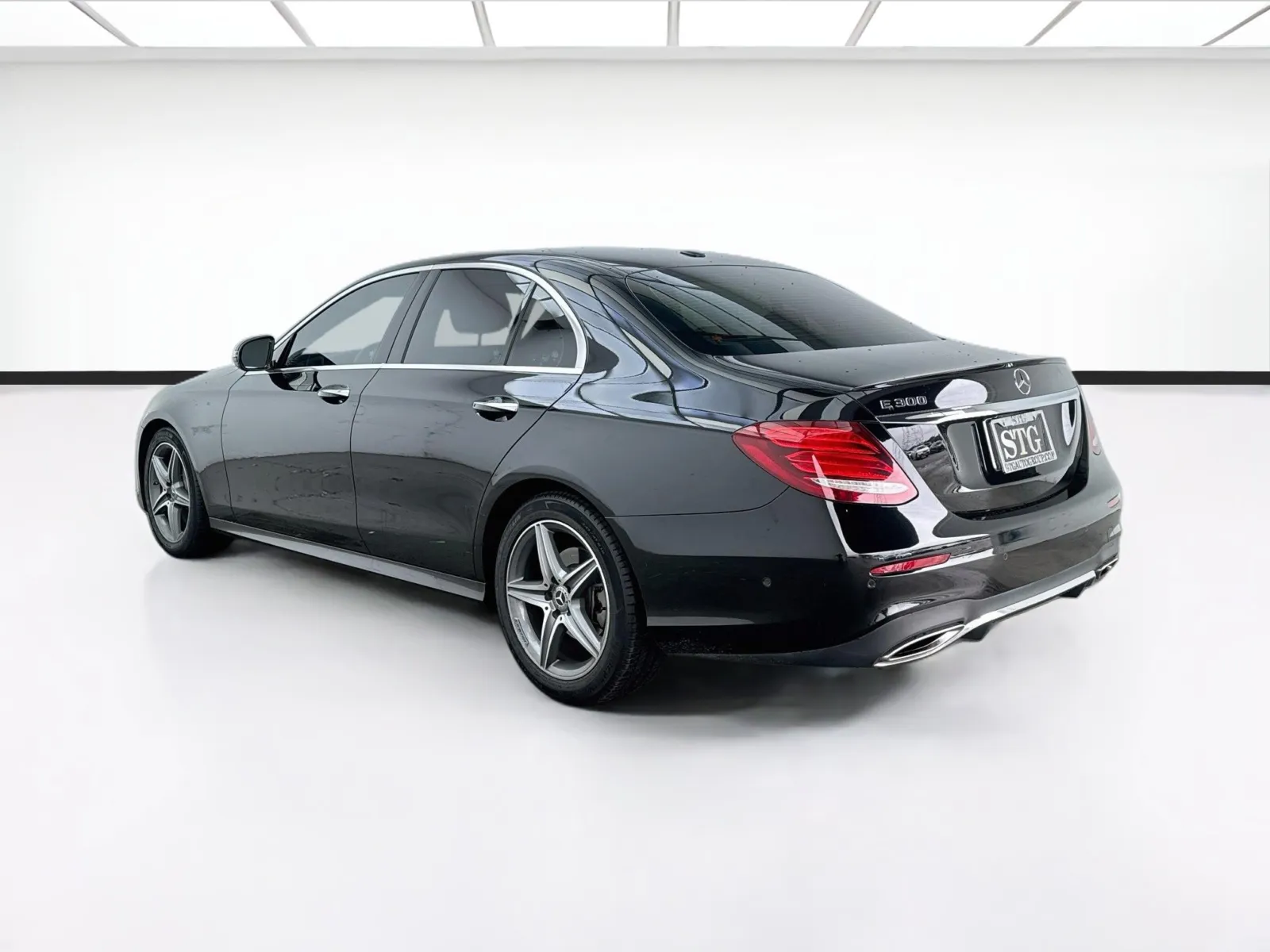 Mercedes-Benz E-Class photo 6