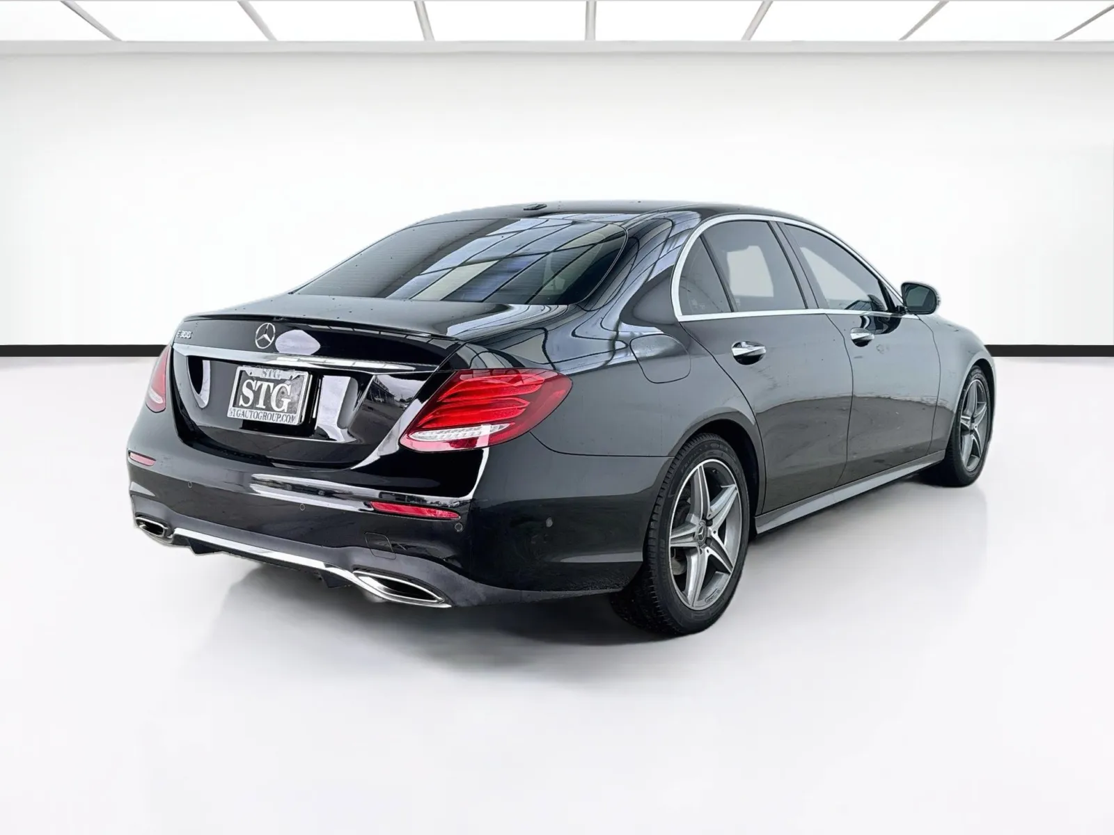 Mercedes-Benz E-Class photo 4
