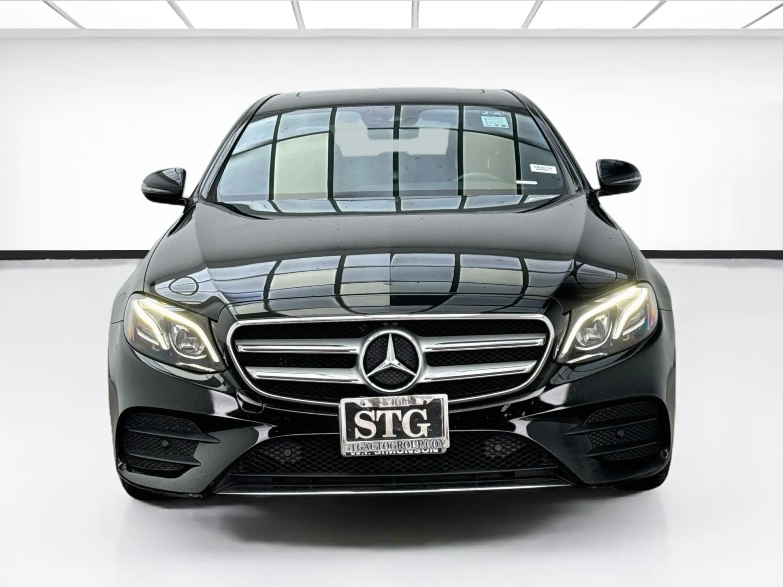Mercedes-Benz E-Class photo 2