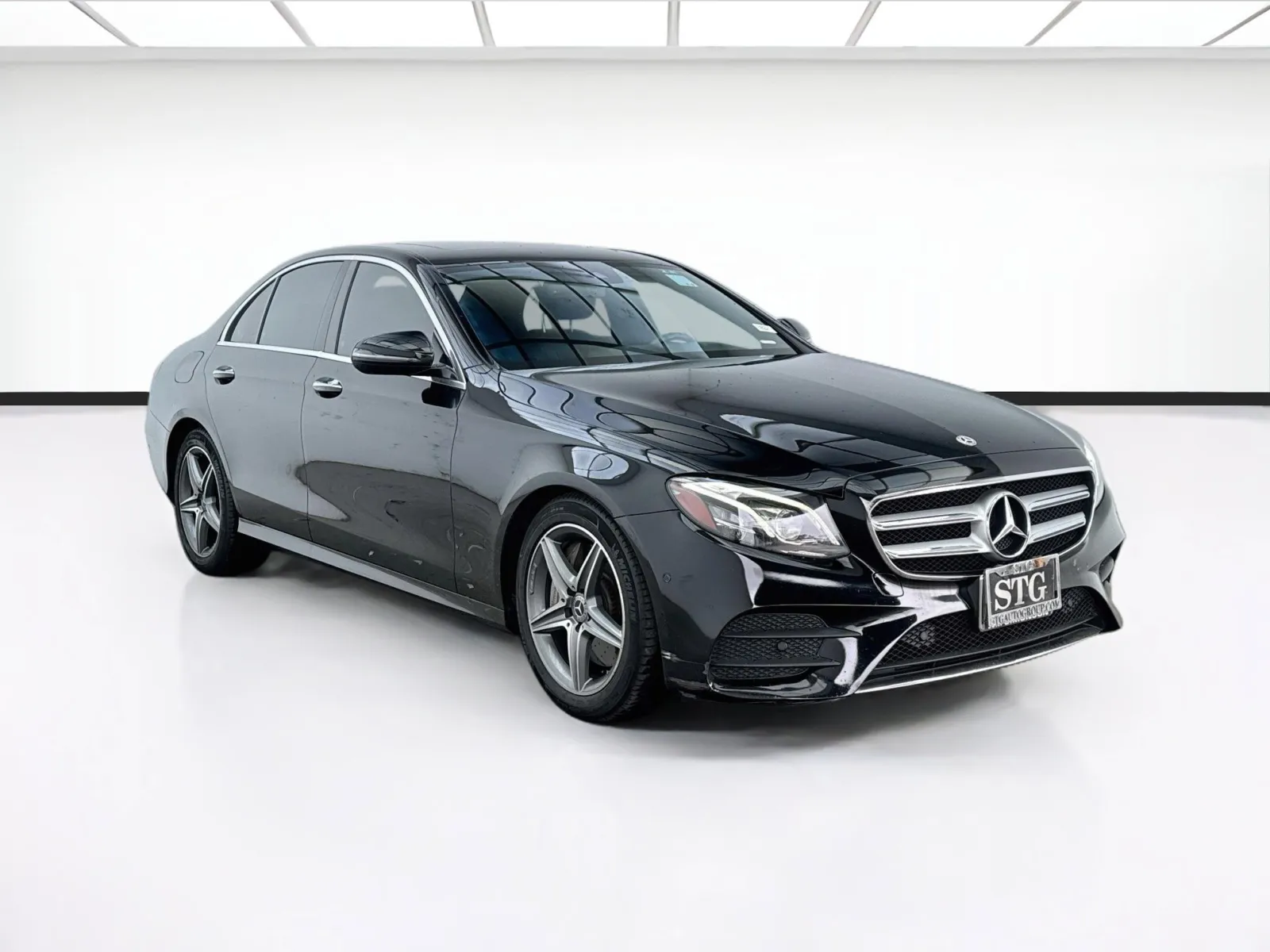 Mercedes-Benz E-Class photo 3