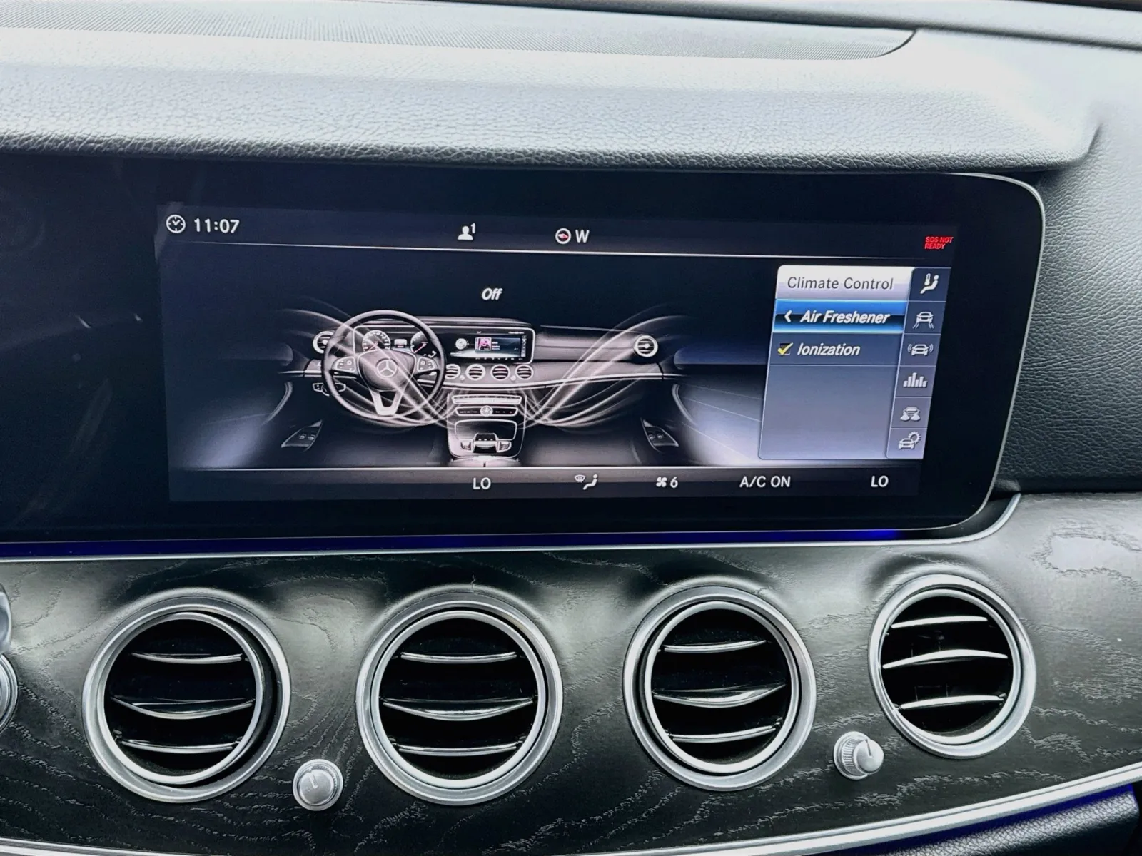 Mercedes-Benz E-Class photo 12