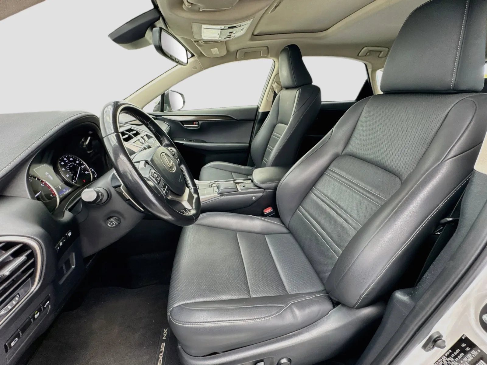 Lexus NX photo 13