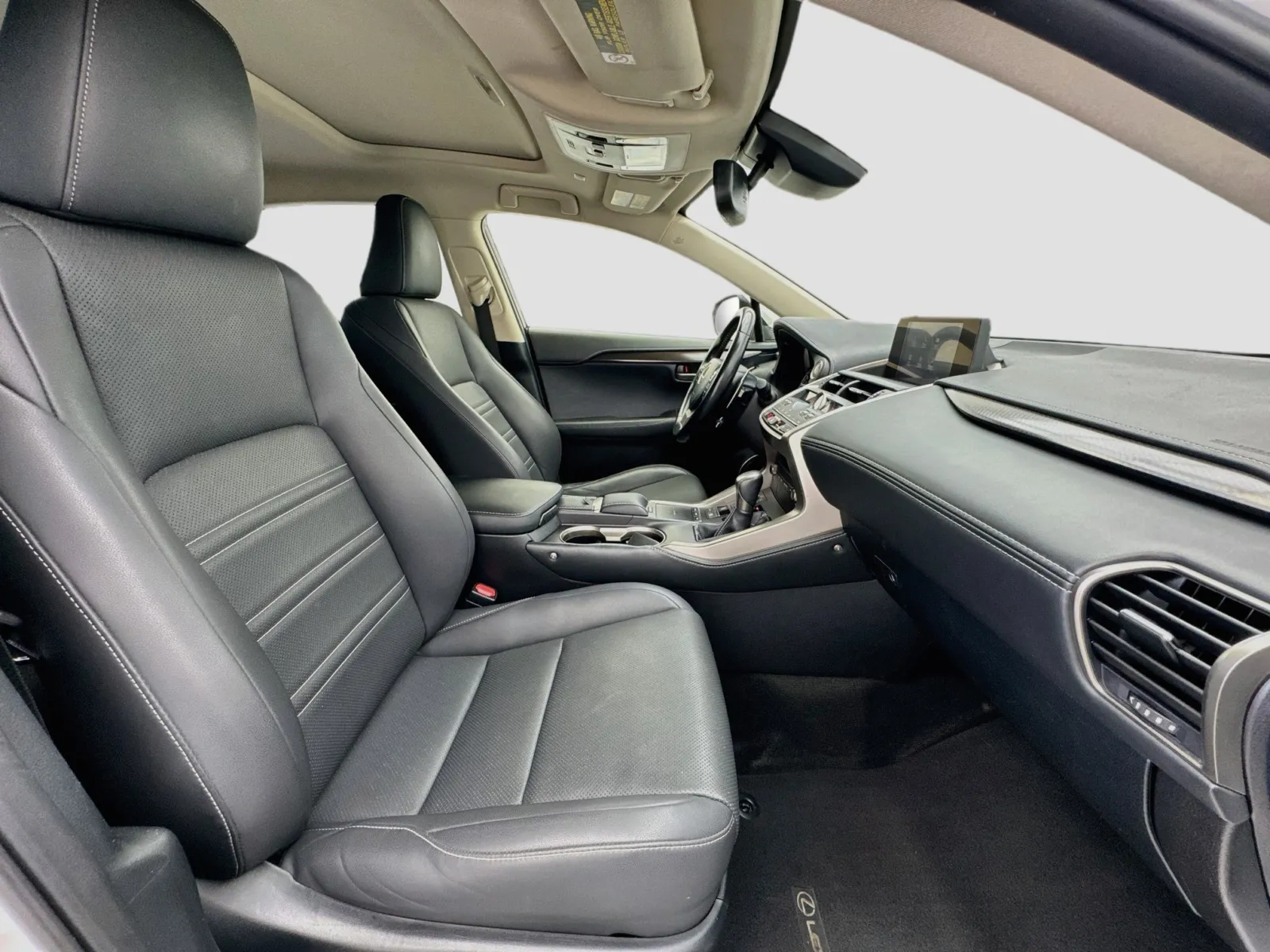 Lexus NX photo 20