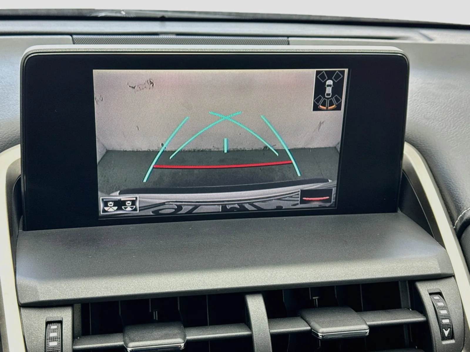 Lexus NX photo 10