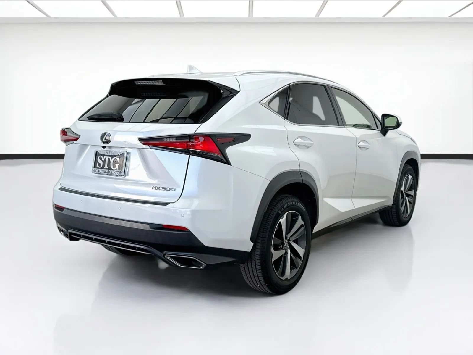 Lexus NX photo 4