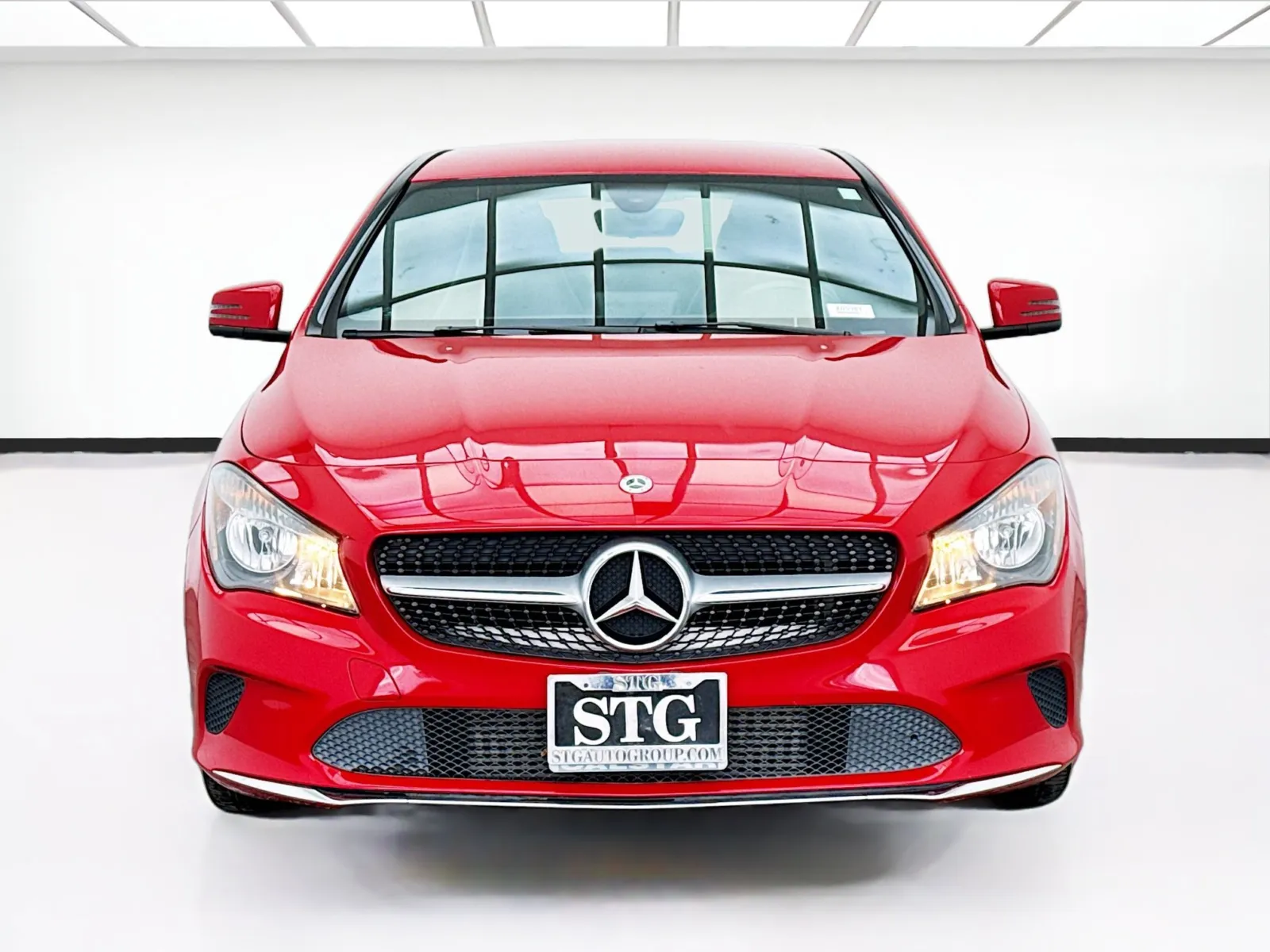 Mercedes-Benz CLA photo 2