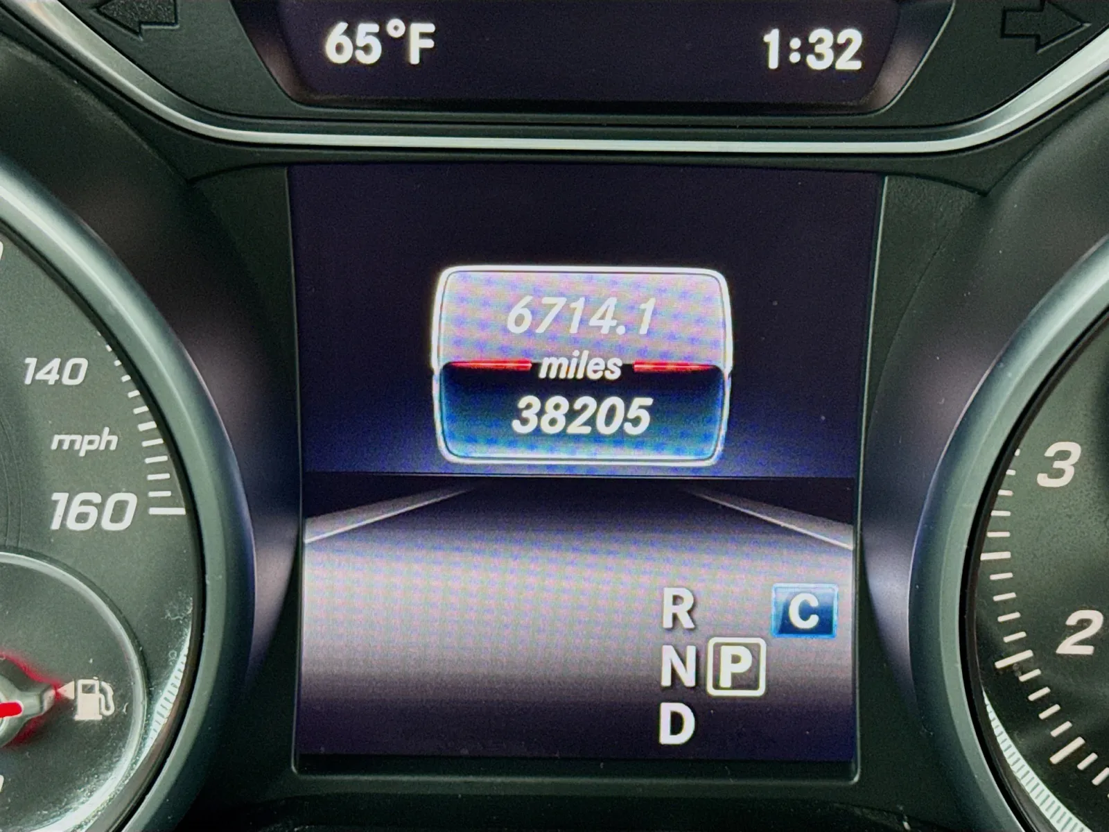 Mercedes-Benz CLA photo 8