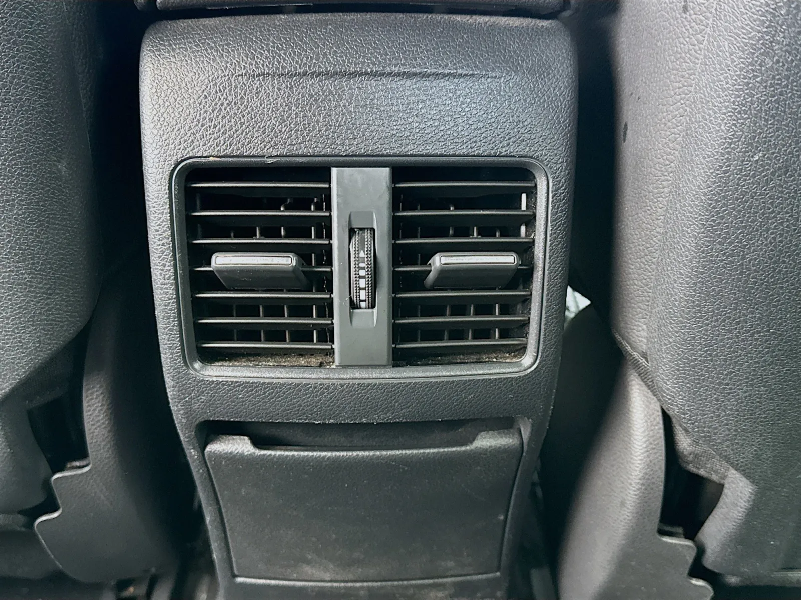 Mercedes-Benz CLA photo 16