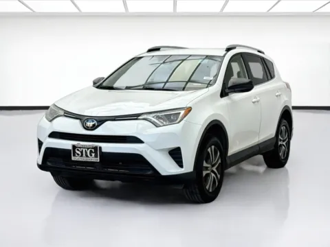 White 2018 Toyota RAV4 LE for sale in Bellflower, CA