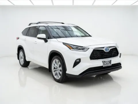 Another view of 2023 Toyota Highlander Limited for sale in Bellflower, CA at STG Bellflower