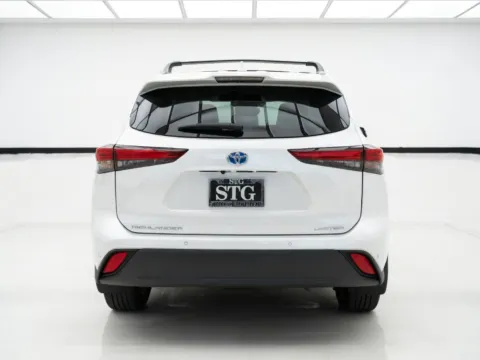 More photos of 2023 Toyota Highlander Limited at STG Bellflower, CA
