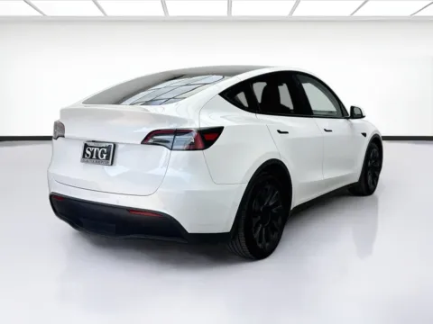 More photos of 2022 Tesla Model Y Long Range at STG Bellflower, CA