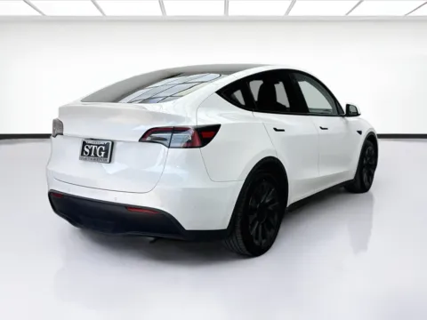 More photos of 2022 Tesla Model Y Long Range at STG Bellflower, CA