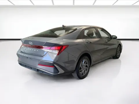 More photos of 2024 Hyundai Elantra SEL at STG Bellflower, CA