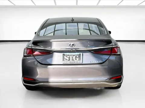 More photos of 2020 Lexus ES 300h at STG Bellflower, CA