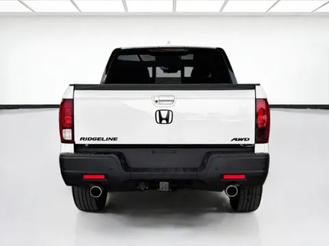 More photos of 2021 Honda Ridgeline Black Edition at STG Bellflower, CA