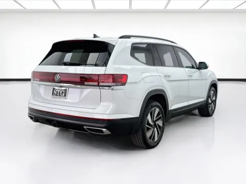 More photos of 2024 Volkswagen Atlas 2.0T SE w/Technology at STG Bellflower, CA