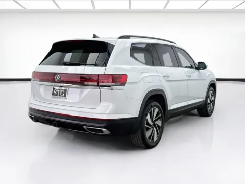 More photos of 2024 Volkswagen Atlas 2.0T SE w/Technology at STG Bellflower, CA